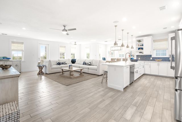 135 Sunrise Avenue, Port Aransas, TX 78373