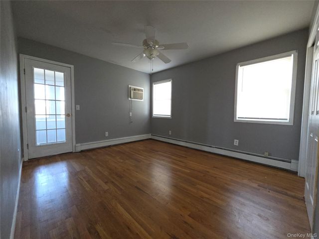 657 N Delaware Avenue, Lindenhurst, NY 11757