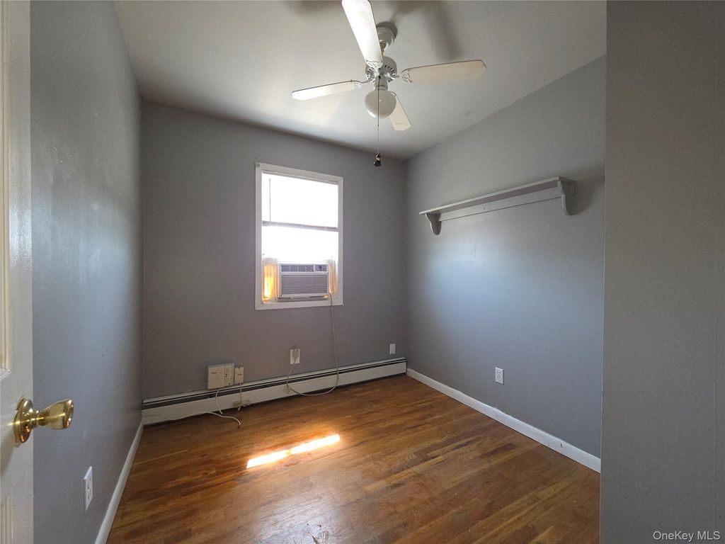 657 N Delaware Avenue, Lindenhurst, NY 11757