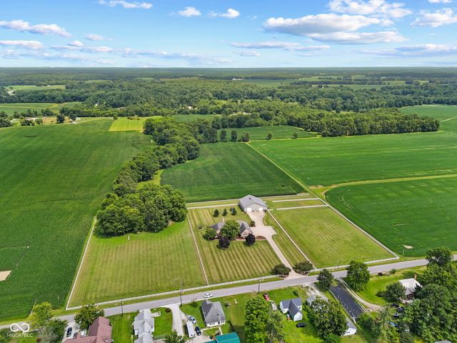 8534 N Murphy Road, Brazil, IN 47834