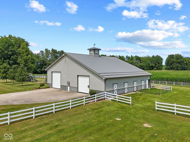 8534 N Murphy Road, Brazil, IN 47834