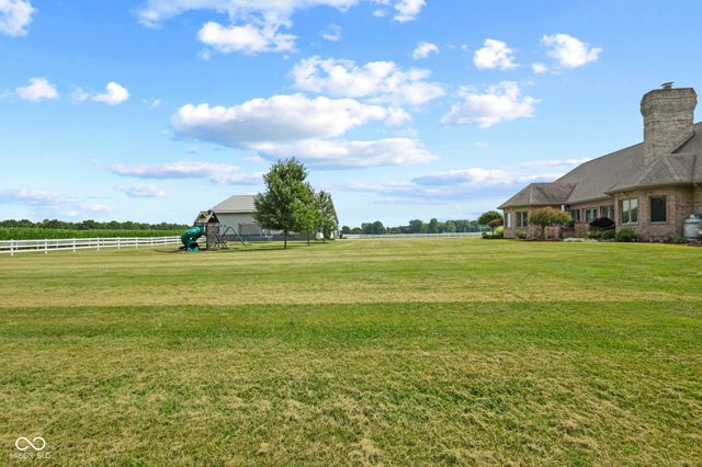 8534 N Murphy Road, Brazil, IN 47834