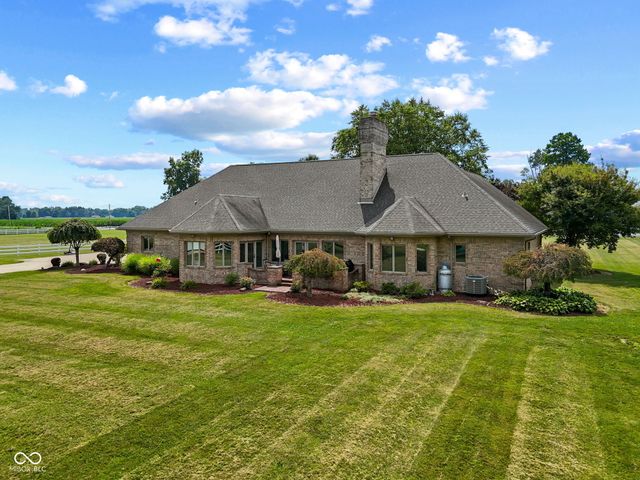 8534 N Murphy Road, Brazil, IN 47834