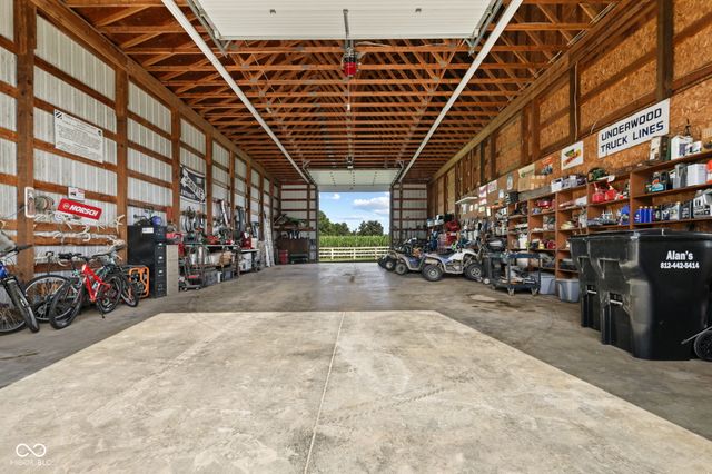 8534 N Murphy Road, Brazil, IN 47834