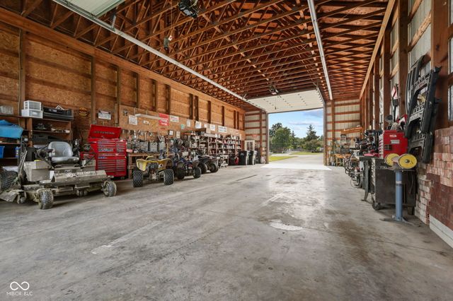 8534 N Murphy Road, Brazil, IN 47834