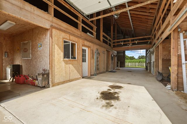 8534 N Murphy Road, Brazil, IN 47834