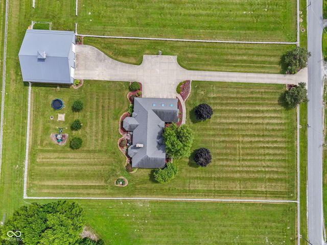 8534 N Murphy Road, Brazil, IN 47834