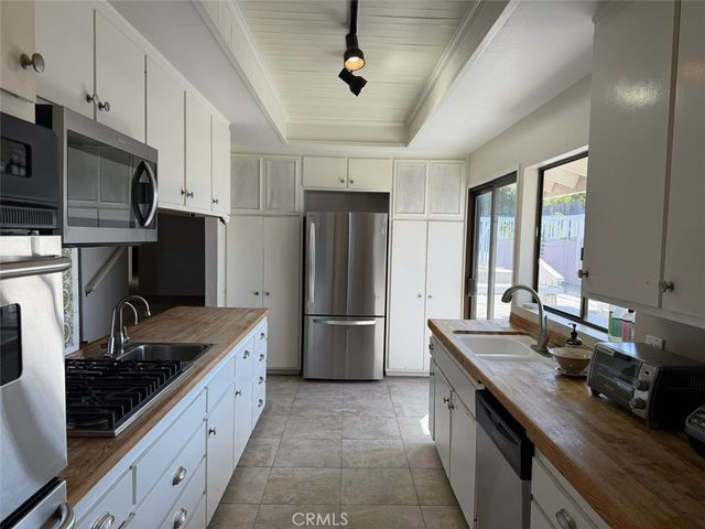 35 N N La Senda, Laguna Beach, CA 92651