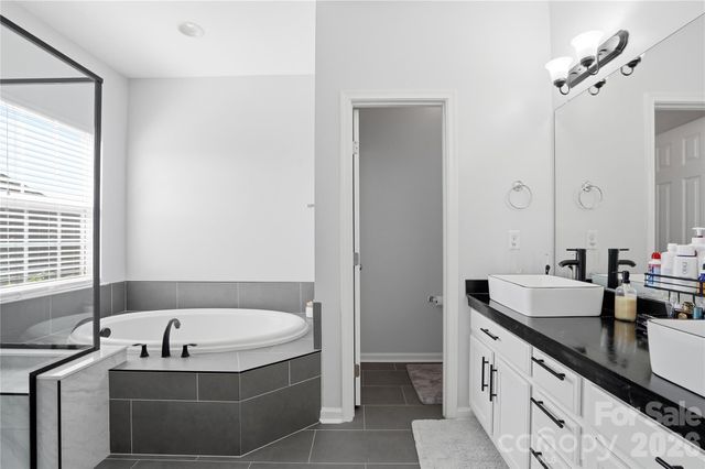 10005 Kings Parade Boulevard, Charlotte, NC 28273