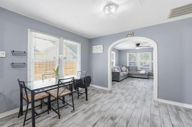 9330 E Avenue L, Houston, TX 77012