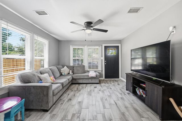 9330 E Avenue L, Houston, TX 77012