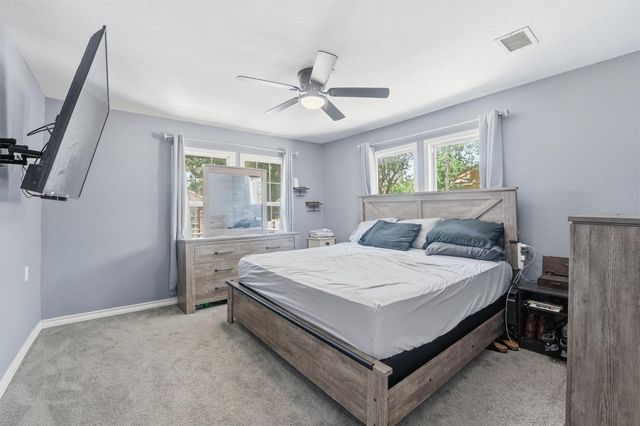 9330 E Avenue L, Houston, TX 77012