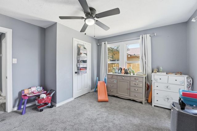 9330 E Avenue L, Houston, TX 77012