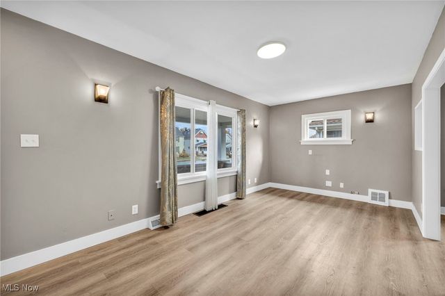 7619 Snow Road, Parma, OH 44129