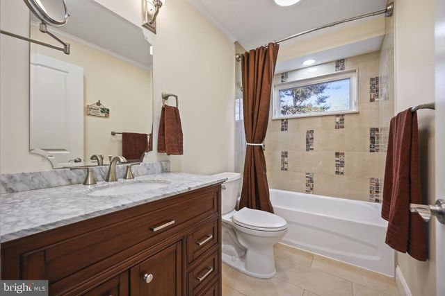 568 VILLAGE RD W RD, Princeton Junction, NJ 08550