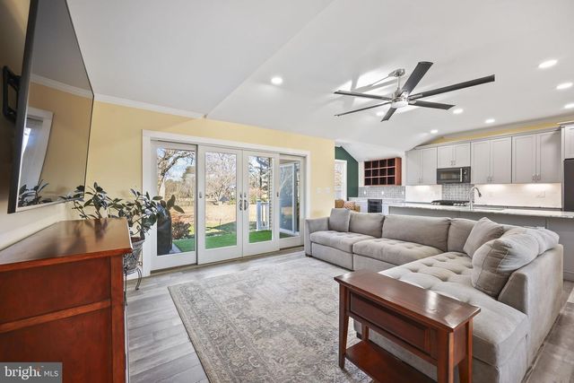 568 VILLAGE RD W RD, Princeton Junction, NJ 08550