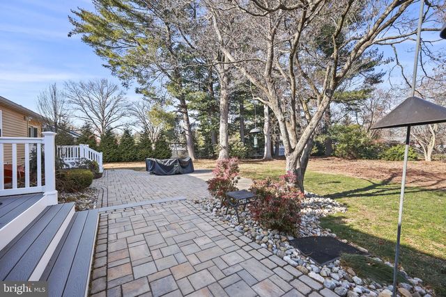 568 VILLAGE RD W RD, Princeton Junction, NJ 08550
