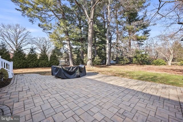 568 VILLAGE RD W RD, Princeton Junction, NJ 08550