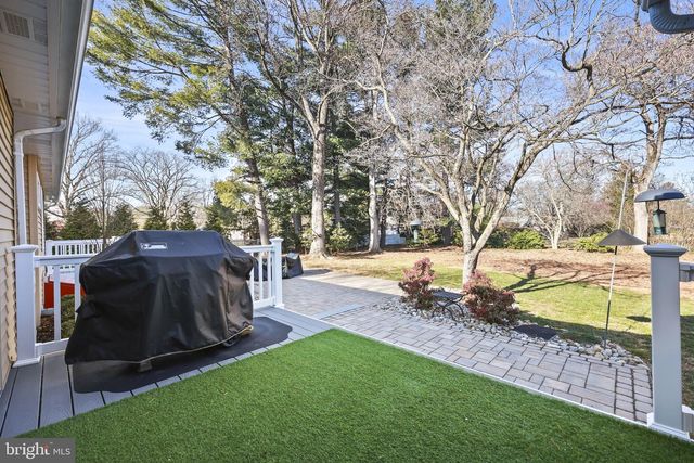 568 VILLAGE RD W RD, Princeton Junction, NJ 08550