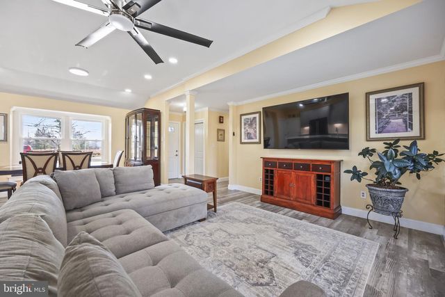 568 VILLAGE RD W RD, Princeton Junction, NJ 08550