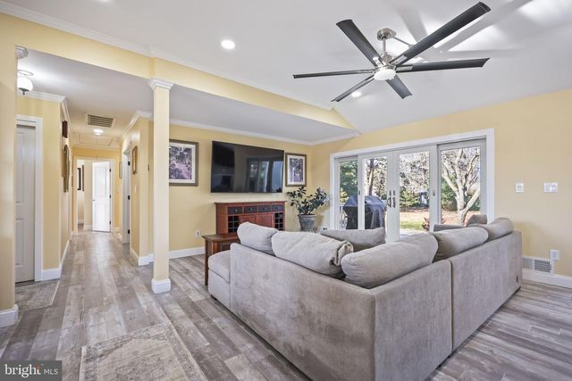 568 VILLAGE RD W RD, Princeton Junction, NJ 08550