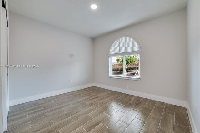 8952 SW 10th Ter, Miami, FL 33174