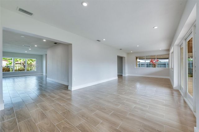 8952 SW 10th Ter, Miami, FL 33174