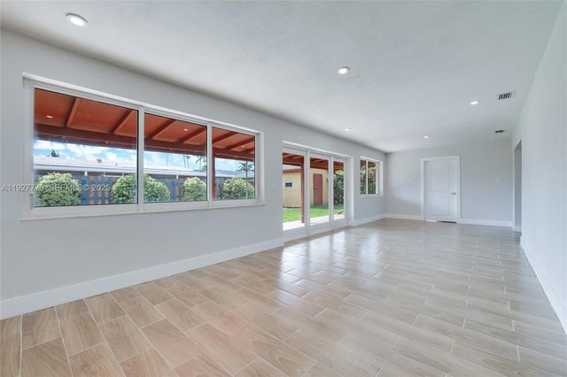 8952 SW 10th Ter, Miami, FL 33174