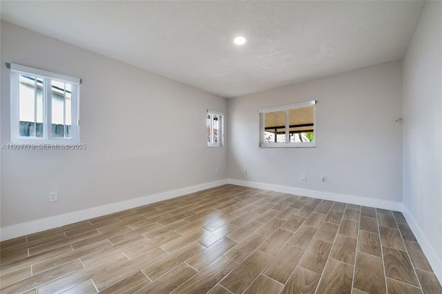 8952 SW 10th Ter, Miami, FL 33174