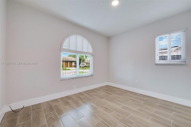 8952 SW 10th Ter, Miami, FL 33174