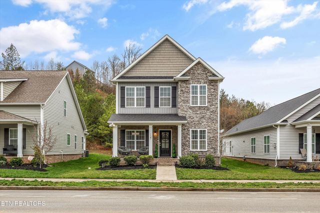 127 W Rarity Ridge Pkwy, Oak Ridge, TN 37830