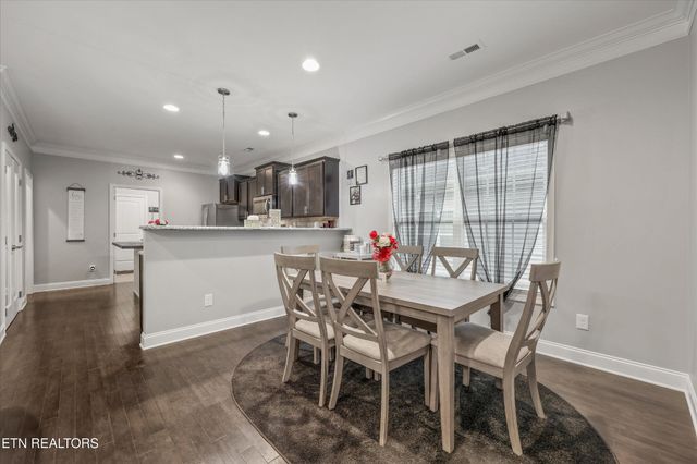 127 W Rarity Ridge Pkwy, Oak Ridge, TN 37830