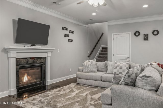 127 W Rarity Ridge Pkwy, Oak Ridge, TN 37830