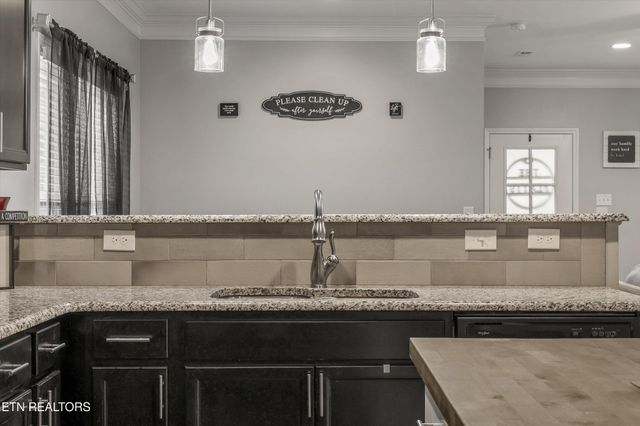 127 W Rarity Ridge Pkwy, Oak Ridge, TN 37830