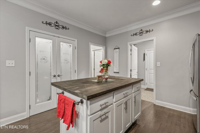 127 W Rarity Ridge Pkwy, Oak Ridge, TN 37830