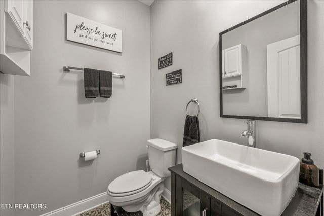 127 W Rarity Ridge Pkwy, Oak Ridge, TN 37830