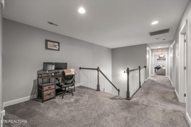 127 W Rarity Ridge Pkwy, Oak Ridge, TN 37830