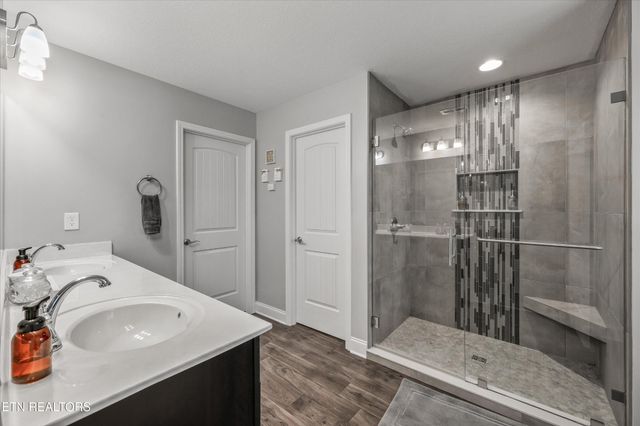 127 W Rarity Ridge Pkwy, Oak Ridge, TN 37830