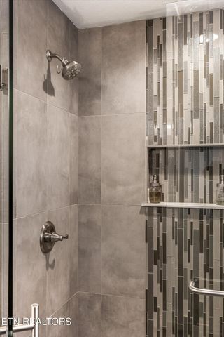 127 W Rarity Ridge Pkwy, Oak Ridge, TN 37830