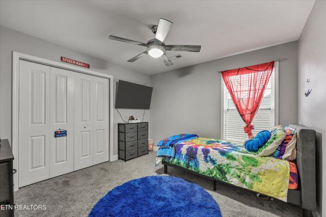 127 W Rarity Ridge Pkwy, Oak Ridge, TN 37830