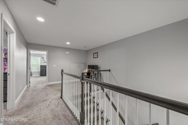 127 W Rarity Ridge Pkwy, Oak Ridge, TN 37830