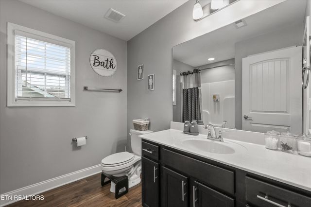 127 W Rarity Ridge Pkwy, Oak Ridge, TN 37830