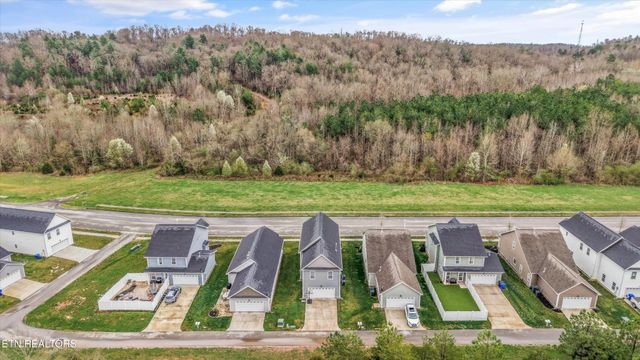 127 W Rarity Ridge Pkwy, Oak Ridge, TN 37830