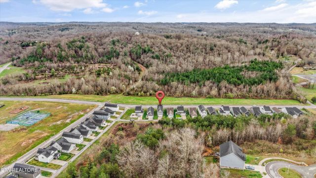 127 W Rarity Ridge Pkwy, Oak Ridge, TN 37830