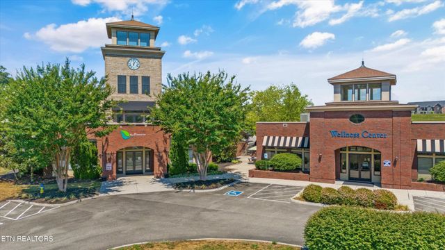 127 W Rarity Ridge Pkwy, Oak Ridge, TN 37830