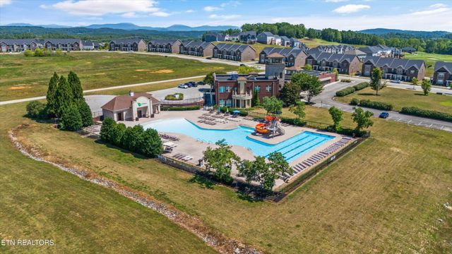 127 W Rarity Ridge Pkwy, Oak Ridge, TN 37830