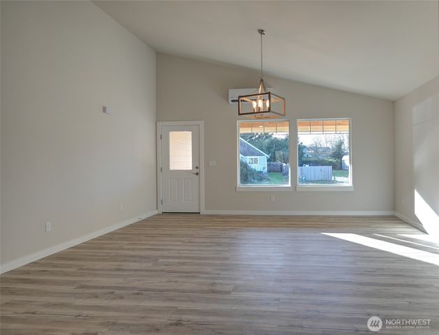 634 Island Circle SE, Ocean Shores, WA 98569