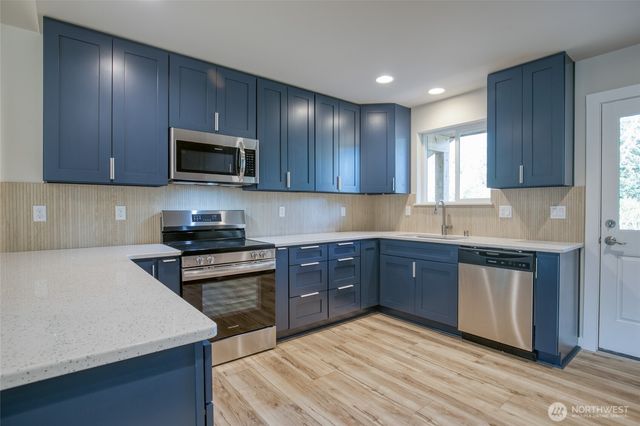 634 Island Circle SE, Ocean Shores, WA 98569