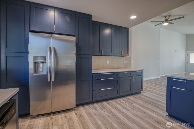 634 Island Circle SE, Ocean Shores, WA 98569