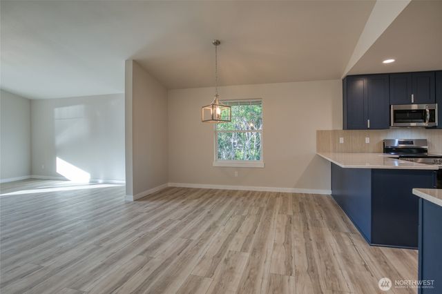 634 Island Circle SE, Ocean Shores, WA 98569